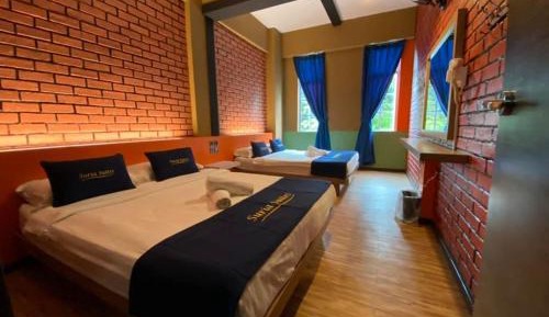 Quadruple Room with Shared Bathroom