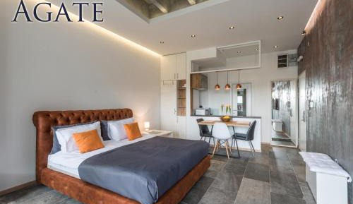 One-Bedroom Apartment with Terrace