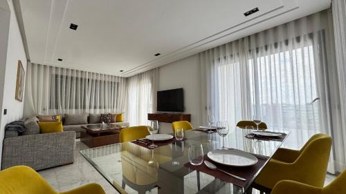 Two-Bedroom Deluxe Apartment with Balcony