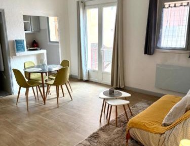 Studio with Sofa Bed
