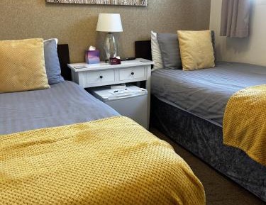 Twin Room with Private Bathroom