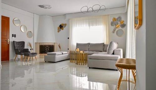 Three Bedroom Apartment with Sea View