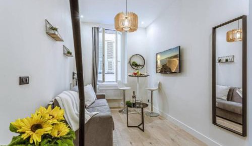 Studio Apartment