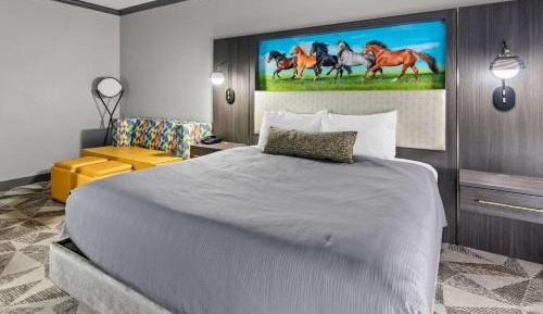 King Suite with Sofa Bed - Non-Smoking