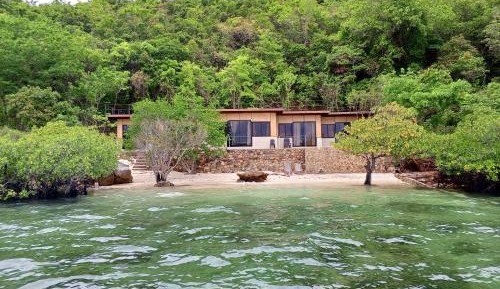 Four-Bedroom Deluxe Home - Oceanfront