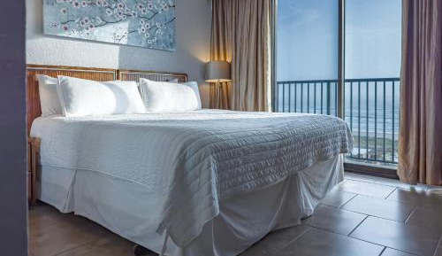 Two-Bedroom Condominium(9th-12th Floor)