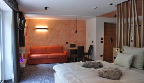 Suite with Infrared Cabin