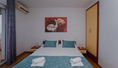 Two-Bedroom Apartment with Terrace and Sea View