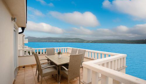 Three-Bedroom Premium Apartment with Balcony