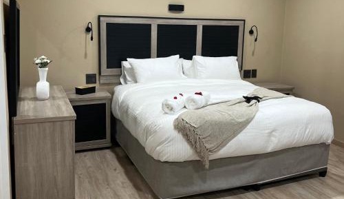 Deluxe King Suite