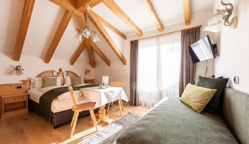 Suite with Mountain View