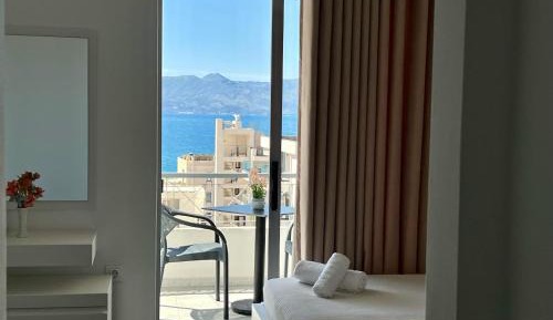 Double or Twin Room with Sea View