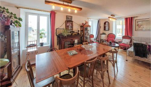 Four-Bedroom Holiday Home