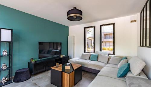 Four-Bedroom Holiday Home
