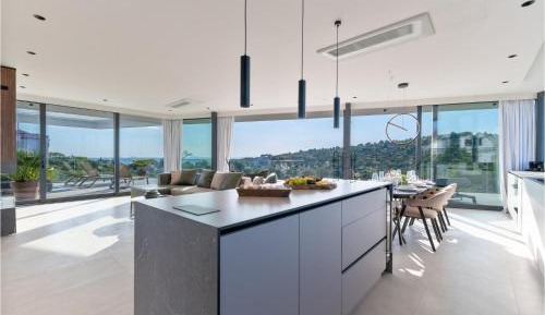 Four-Bedroom Holiday Home