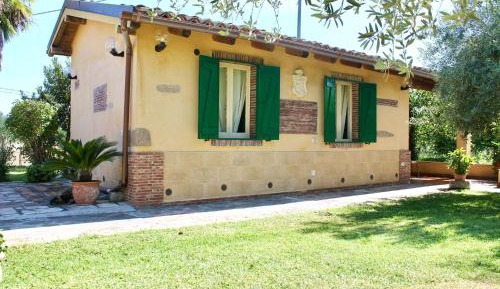 Two-Bedroom Apartment (2-4 Adults)