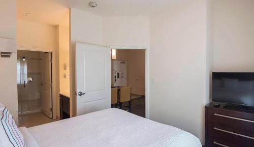 One-Bedroom King Suite