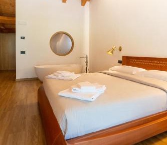 Suite with Mountain View