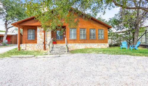 Three-Bedroom Holiday Home 
