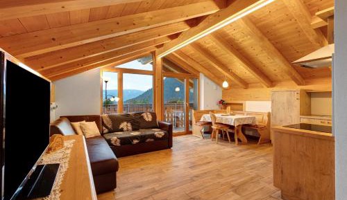 Superior One-Bedroom Apartment with Balcony