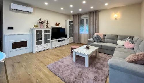 Four-Bedroom Holiday Home