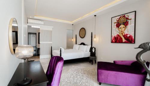 Deluxe Queen Room