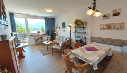 Apartment with Mountain View