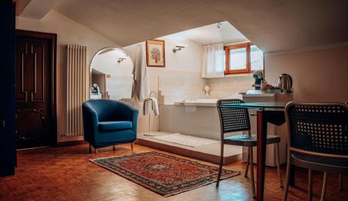 Suite with Hot Tub