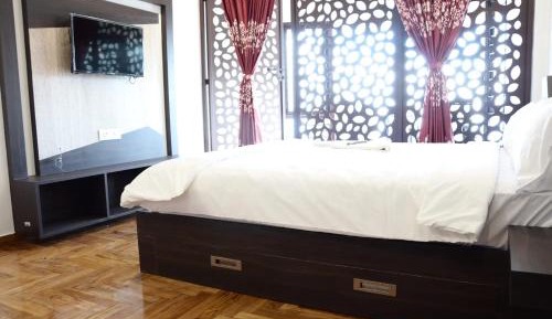 Deluxe Double Room with Balcony