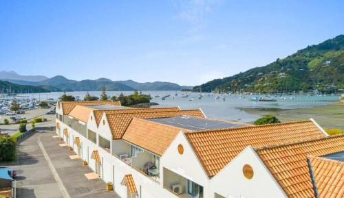 Three-Bedroom Apartment with Sea View