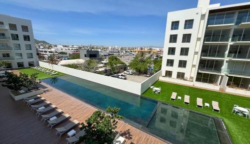 Three-Bedroom Apartment with Balcony