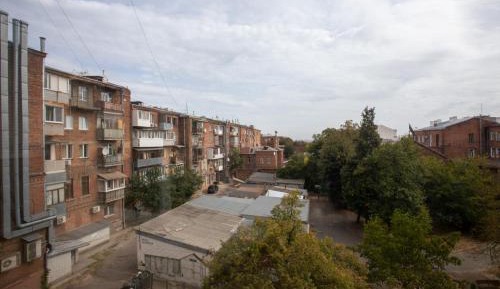 Two-Bedroom Deluxe Apartment with Balcony