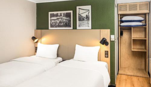 Standard Room - 2 Single Beds