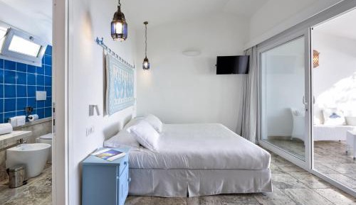 Deluxe Family Room with Terrace (2 adults + 1 child)