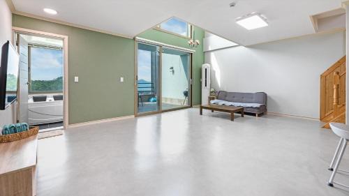 Studio 3