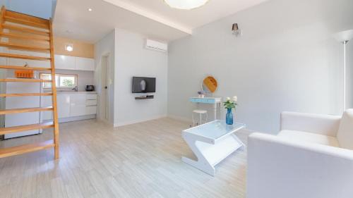 Studio 3