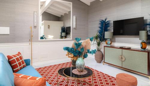 Two-Bedroom Deluxe Apartment with Balcony