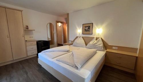 One-Bedroom Apartment with Balcony