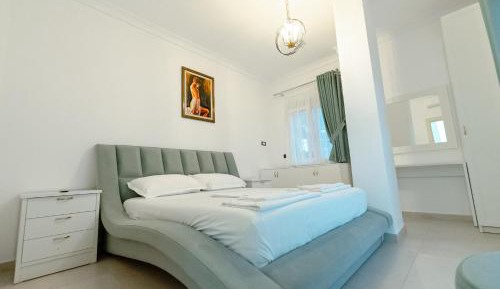 Two-Bedroom Apartment with Terrace and Sea View