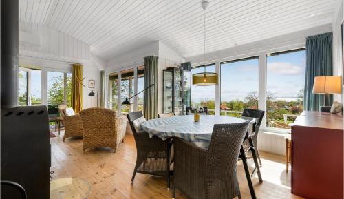 One-Bedroom Holiday Home