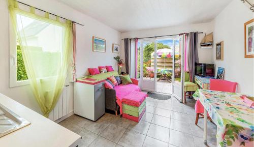One-Bedroom Holiday Home