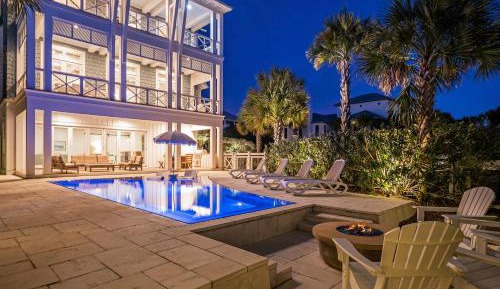 Eight-Bedroom Holiday Home