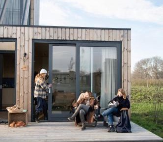 Chalet with two bedrooms and hot tub - The Lighthouse