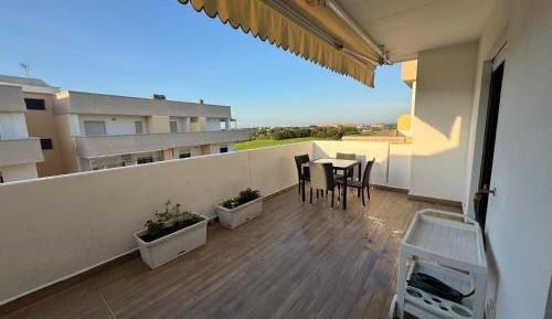 One-Bedroom Apartment with Park View
