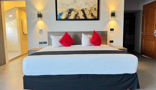 Suite with Mountain View
