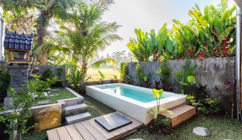 Apartment with Pool View 