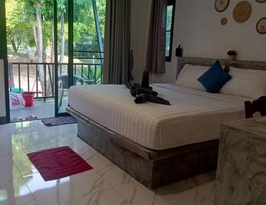 Deluxe Bungalow with Garden View