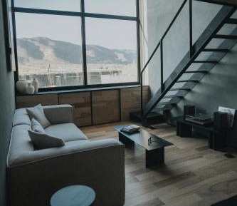 Deluxe Studio