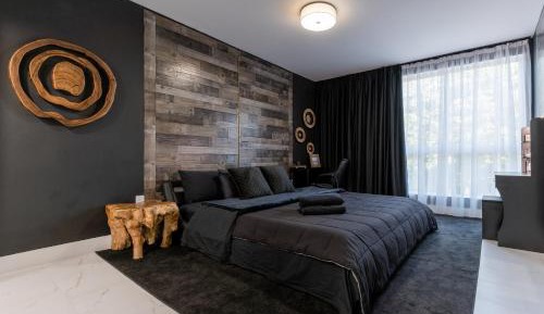 Three-Bedroom Premium Apartment with Balcony