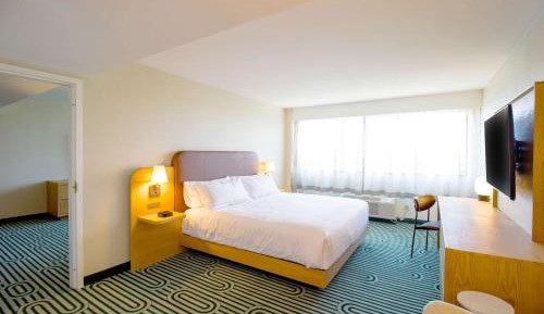 Two-Bedroom King Suite